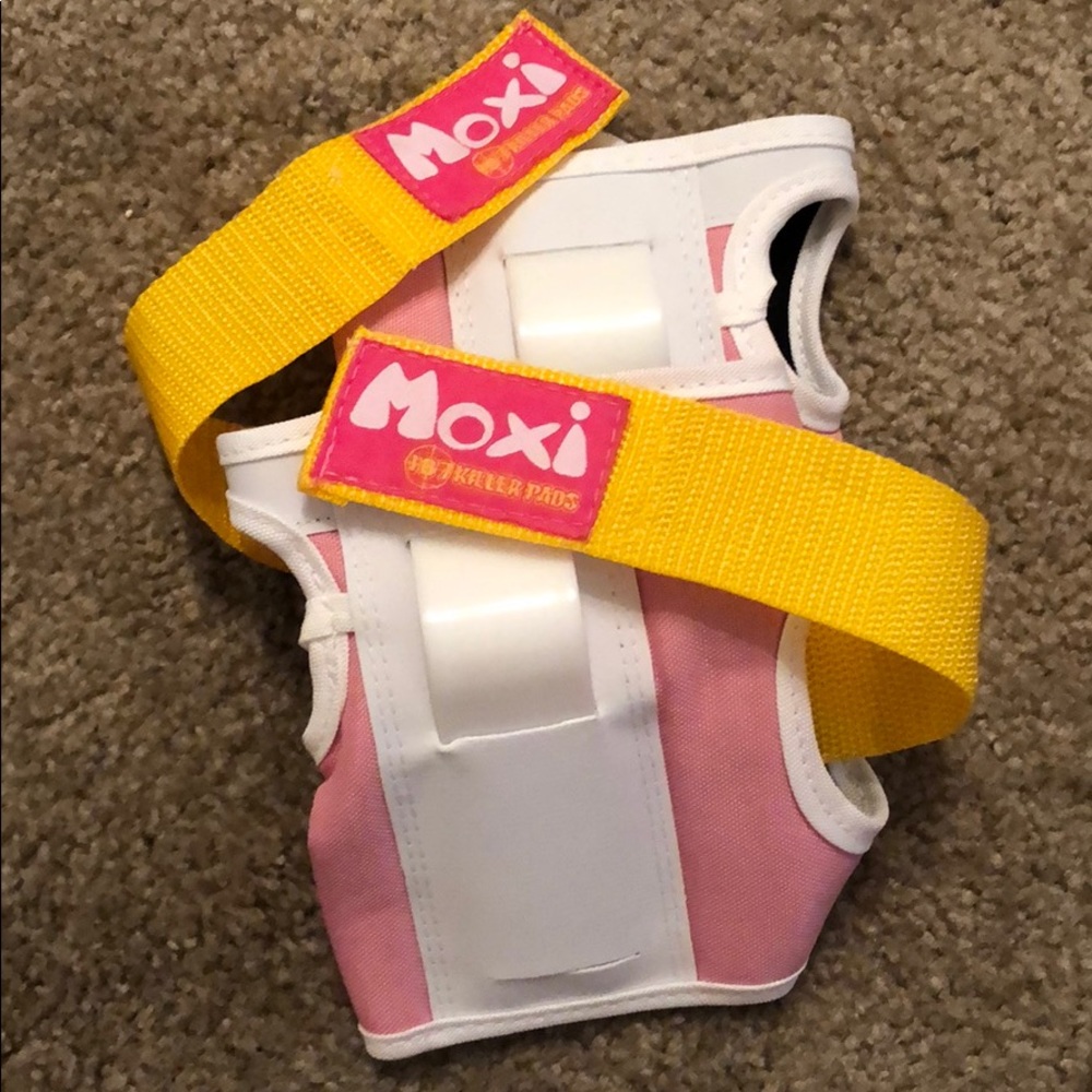 NWOT Moxi wrist guards